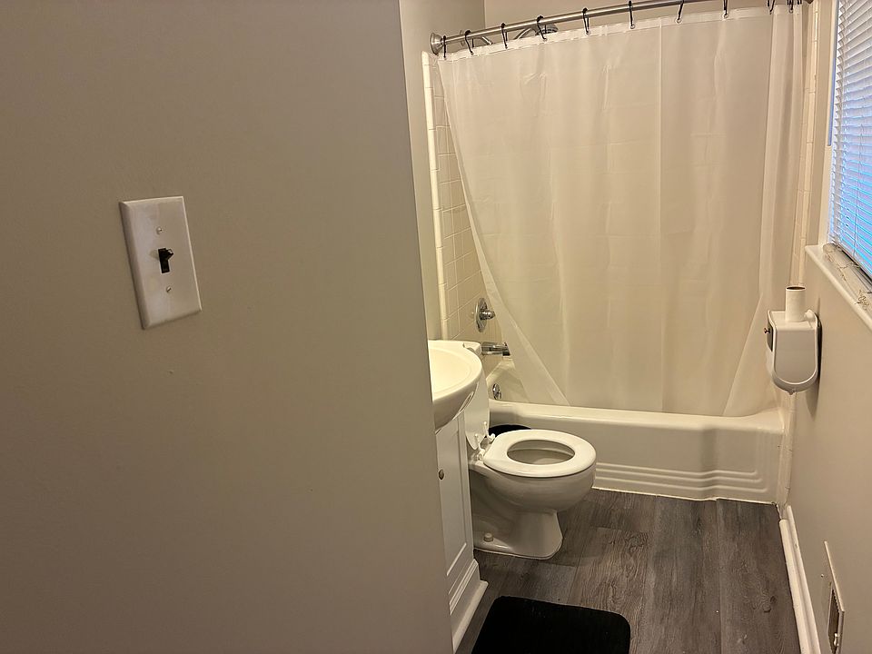 1st image of 5120 Hewitt Dr