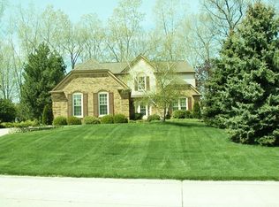 1301 Sandy Ridge Dr, Rochester Hills, MI 48306