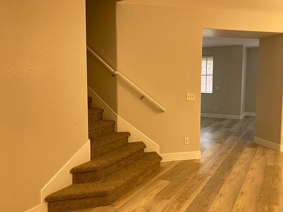 4th image of 9068 Palomino Park Ct
