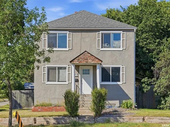 201 H AVENUE N, Saskatoon, SK S7L 3B6