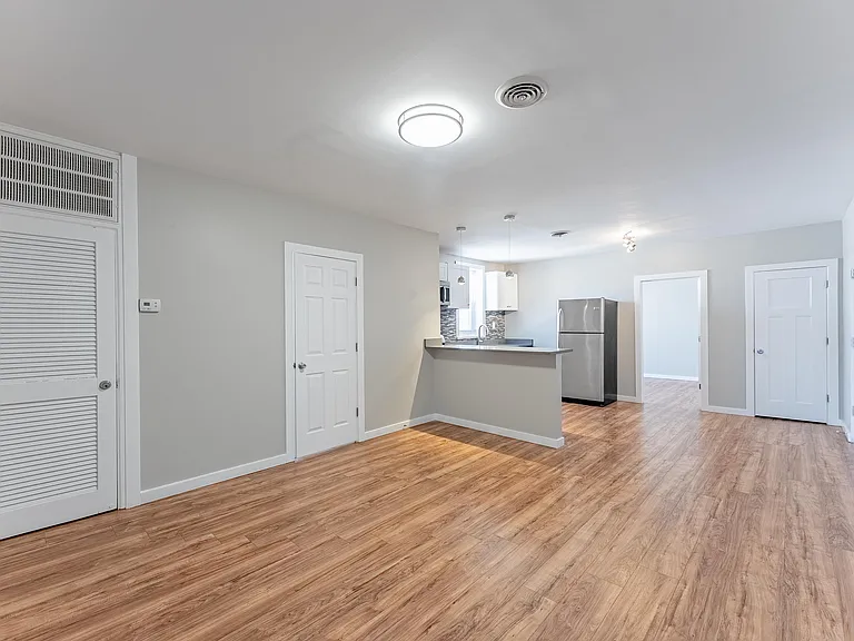 1852 S Blue Island Ave #2R — Photo 12