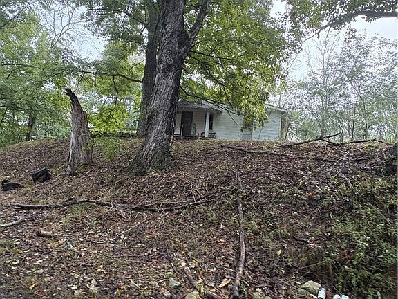 4th image of 3075 S Bloomington Trail Road