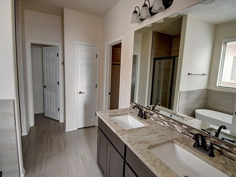 4461 Golden Eagle Loop NE — Photo 8