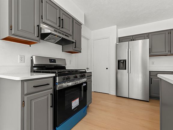 5th image of 6043 Windsor Rd