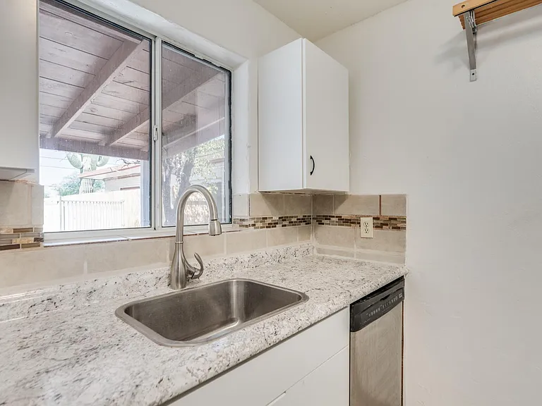 4009 N Tyndall Ave — Photo 7