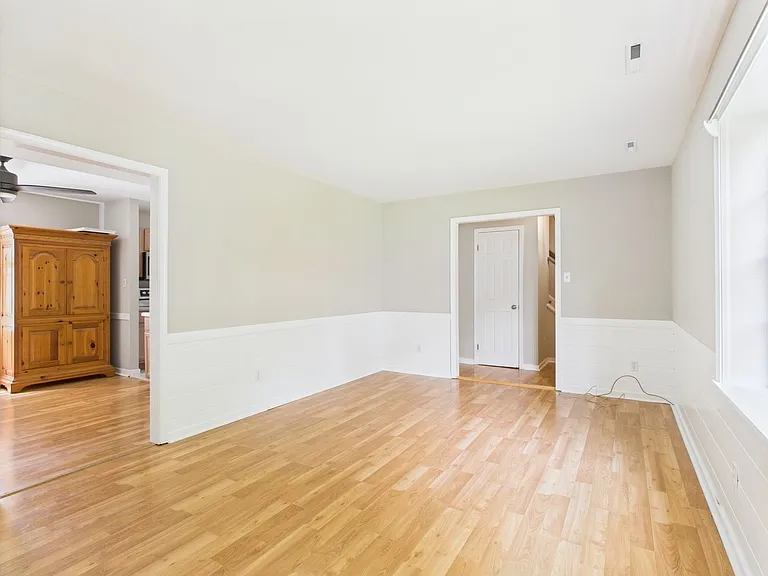 1917 Millsap Ln — Photo 8