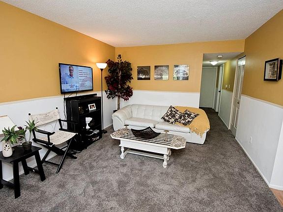 3rd image of 2629 N Harwich Dr