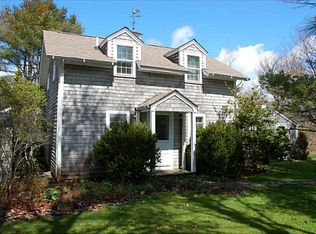 57 Meeting House Ln, Little Compton, RI 02837