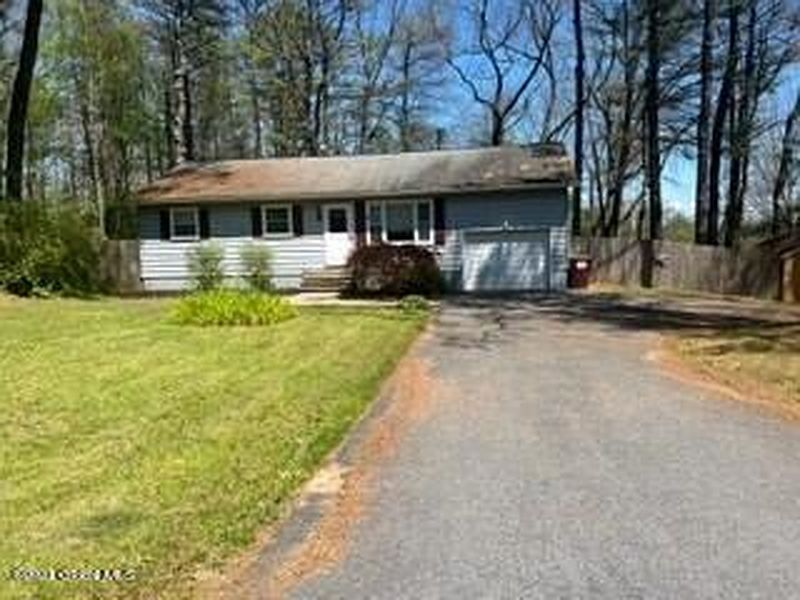 5th image of 14 Pinewood Lane