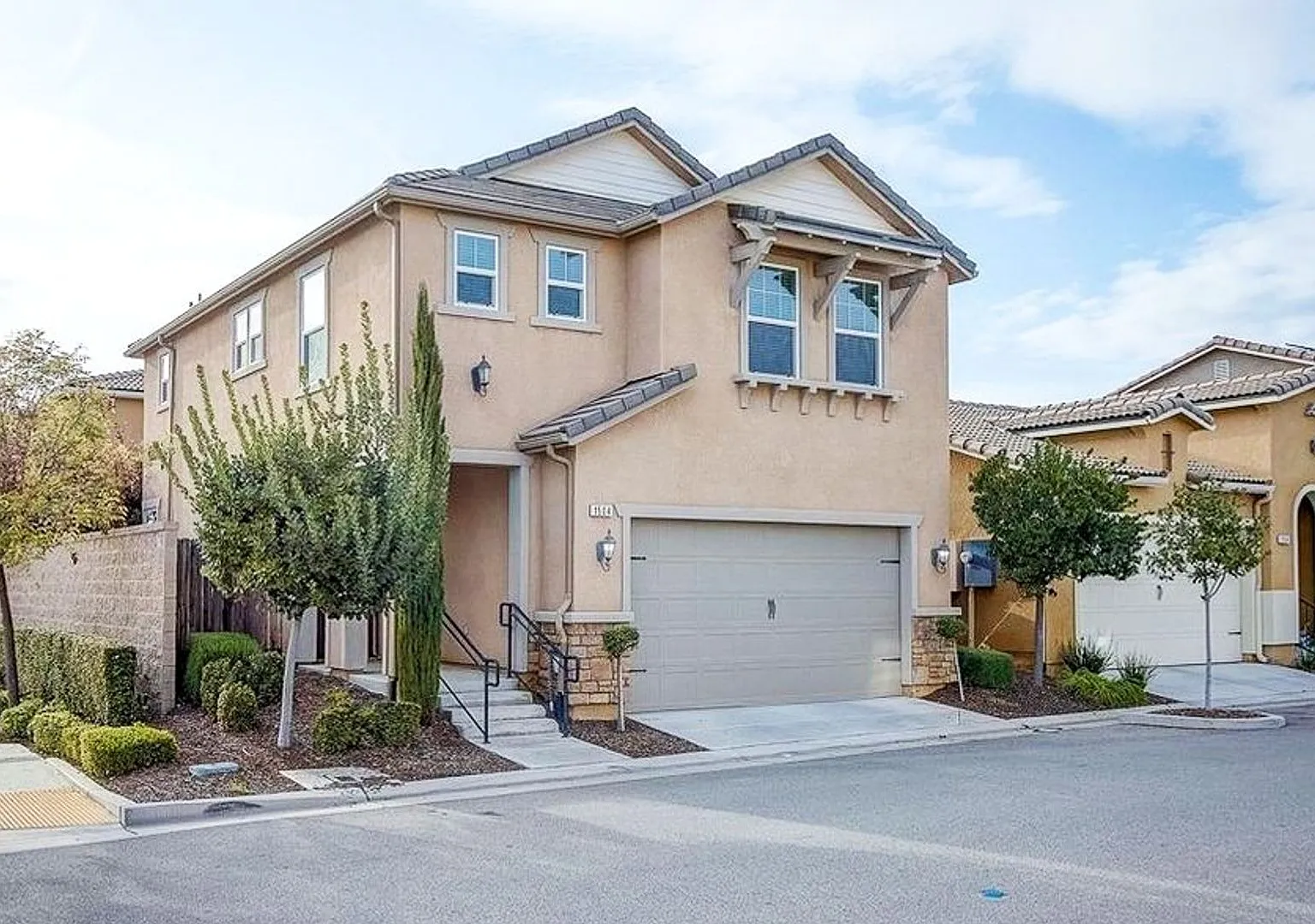 Beautiful 3 Bedroom Home in Clovis, CA — Photo 1