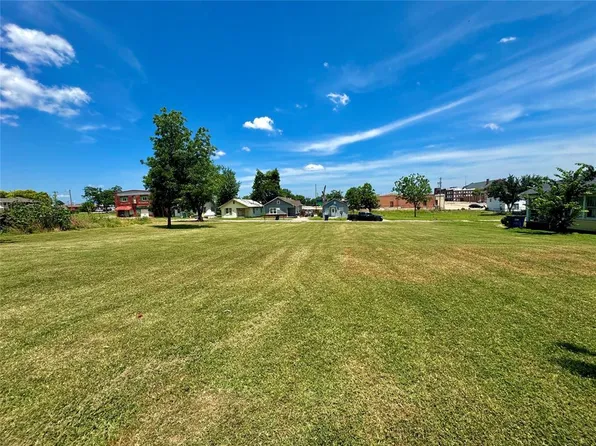 423 N Park St S #4-5, Seminole, OK 74868