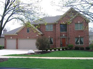 712 Pershing Ave, Wheaton, IL 60189