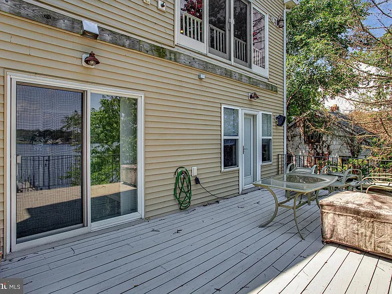 1002 Nabbs Creek Rd — Photo 38