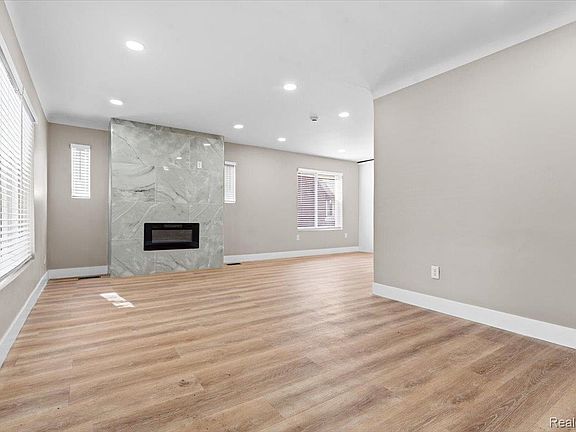 4th image of 17203 Ilene St