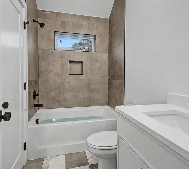 1109 N 2nd St #B — Photo 2