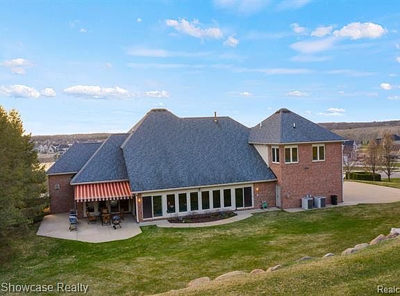 2nd image of 8387 Stoney Creek Dr