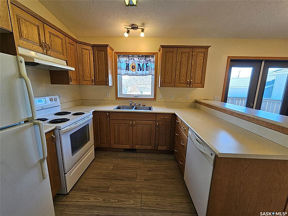 4th image of 297 5th AVENUE E