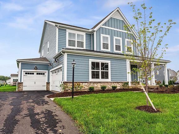 3rd image of 10809 Bellflower Dr