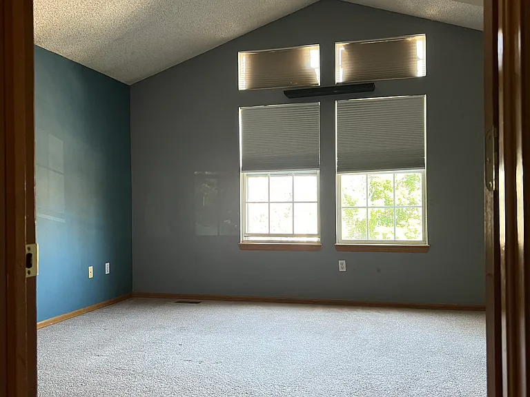 10525 Birch St — Photo 3