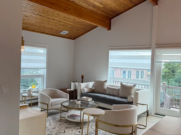 490 Undercliff Avenue image 9 of 24