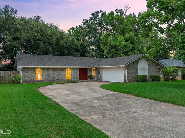 105 Lancashire Dr, Bossier City, LA 71111