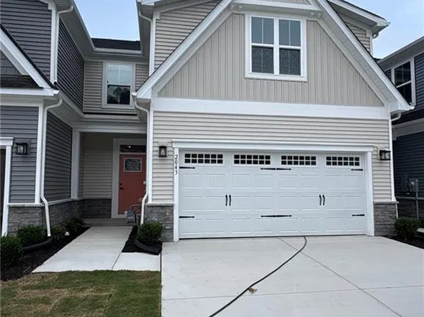2043 Striper Ct, Carrollton, VA 23314