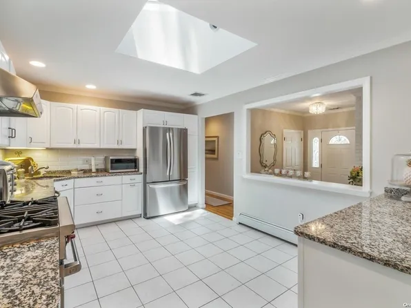 3 White Birch Trail, East Quogue, NY 11942