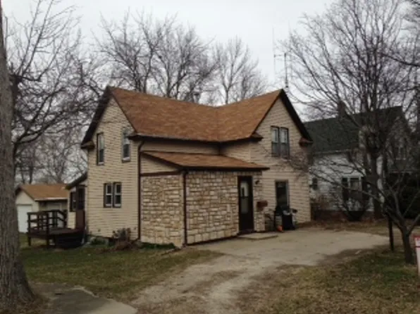 1105 N East St, Kewanee, IL 61443