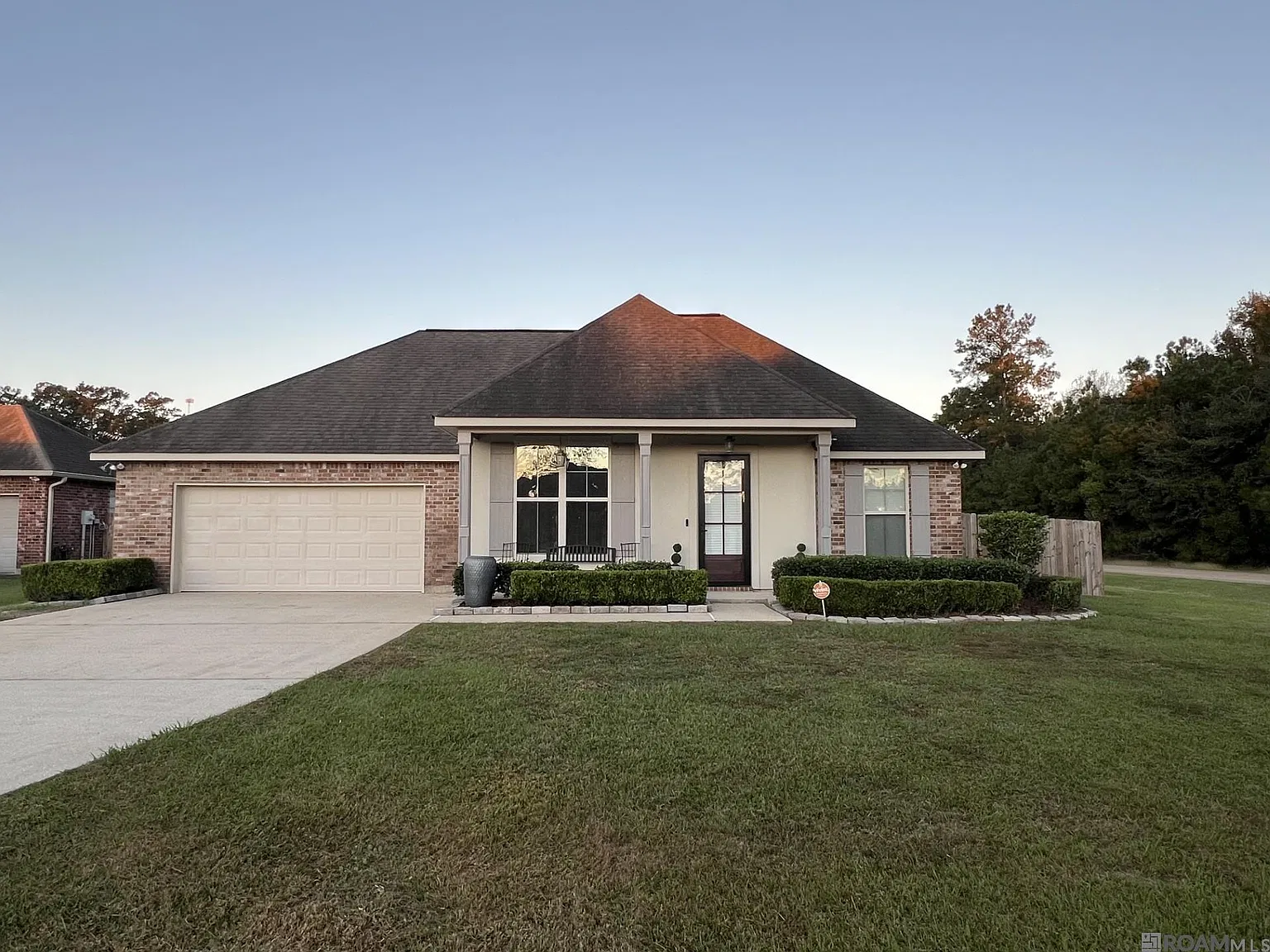 3 bed, 1450 sqft, $1,900 — Photo 1