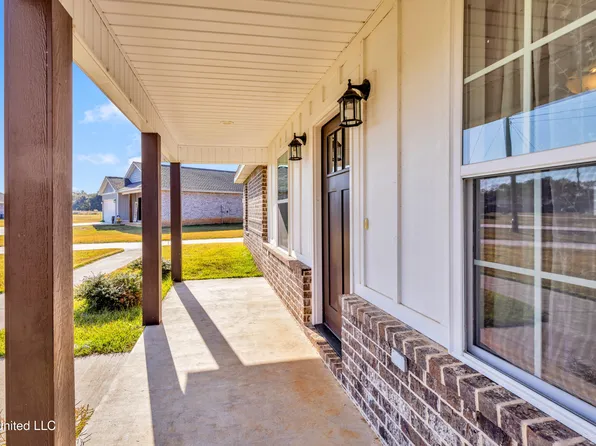 120 Trevor Ln, Lucedale, MS 39452