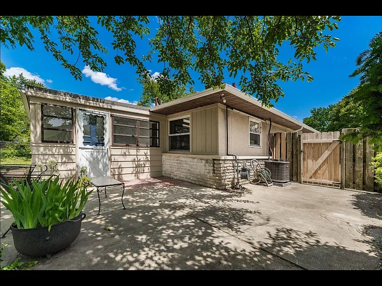 59 N Ashburton Rd — Photo 27