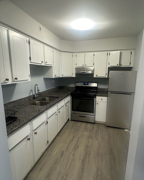 1st image of 392 Executive Dr #303
