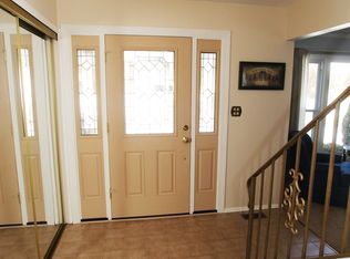 574 Peachtree Ln, Lake Zurich, IL 60047