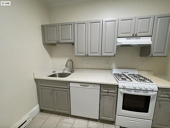 3rd image of 111 Saint Paul St #1AR