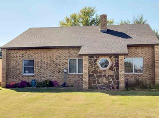 409 N 3rd St, Jet, OK 73749
