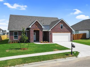 12005 E 106th Pl N, Owasso, OK 74055