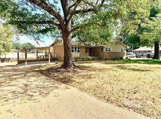 1424 S Jefferson Ave, Aurora, MO 65605