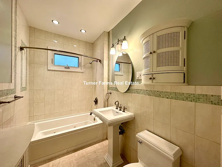 30 Roseclair St — Photo 35