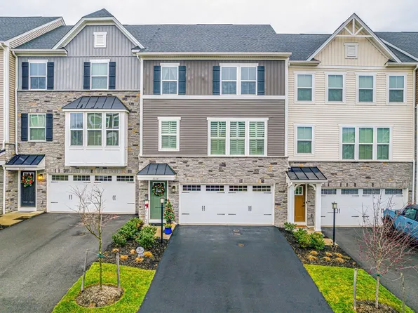 3024 Olivetre Dr, Cheswick, PA 15024