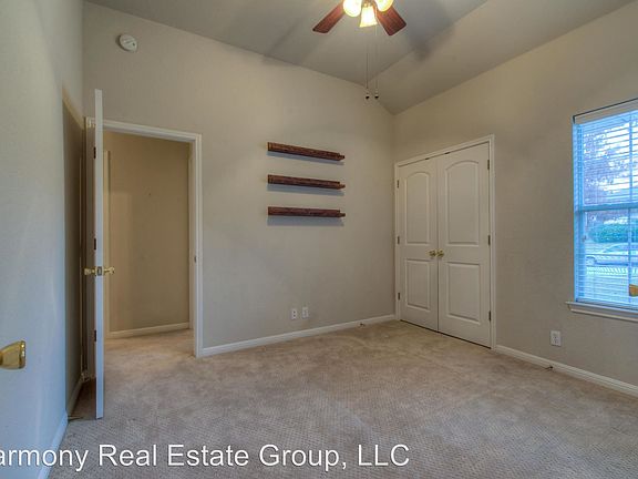 4th image of 180 Canterbury Dr