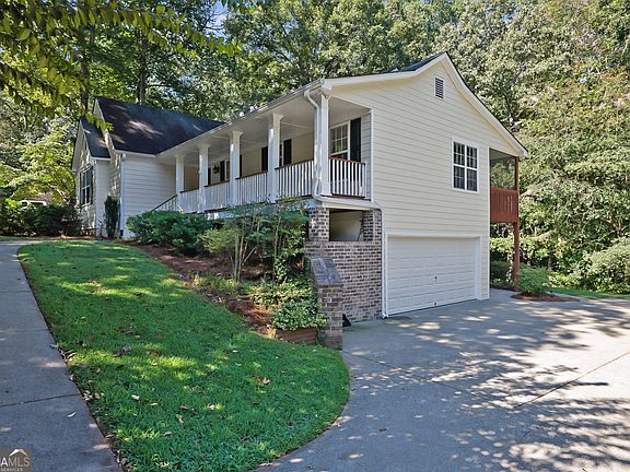 2nd image of 211 Westwind Dr