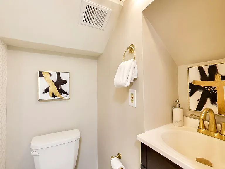 1238 Linden Pl NE — Photo 21