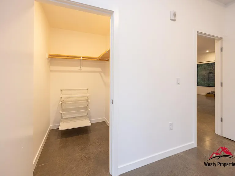 4526 NE 42nd Ave #106 — Photo 17