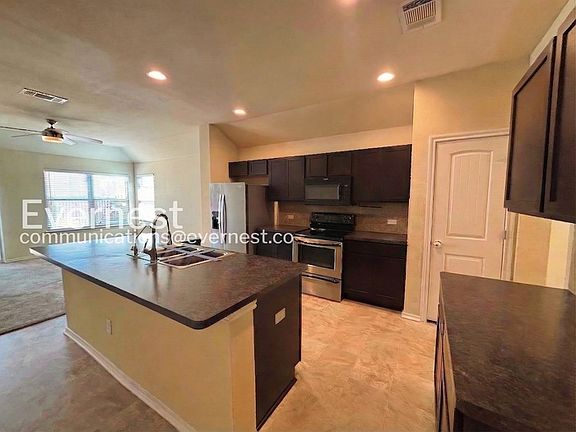 3rd image of 12904 Tinker St