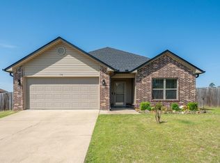156 Cambridge Dr, Hot Springs, AR 71913