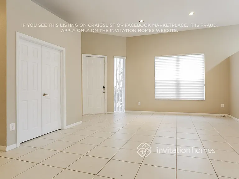7586 NW 60th Ln — Photo 2