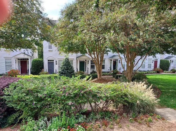 341 Park Square Pl, Matthews, NC 28105