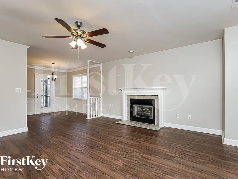 220 Sugarcane Ln — Photo 3