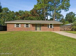 5601 Wellington Dr, Gautier, MS 39553