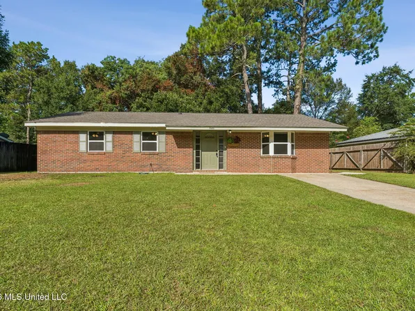 5601 Wellington Dr, Gautier, MS 39553